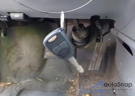 2005 Chrysler Town & Country from USA, damaged, VIN 1C4GP45R75B441872